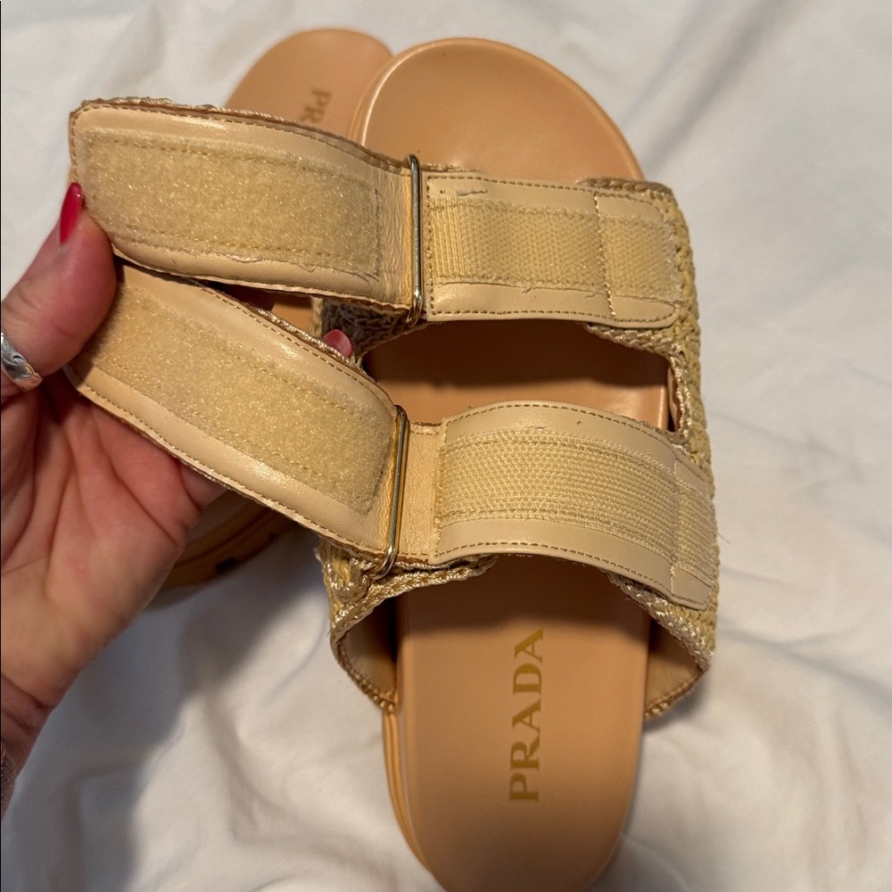 Prada Tan braided raffia Slide Sandals 7 - Picture 11 of 17